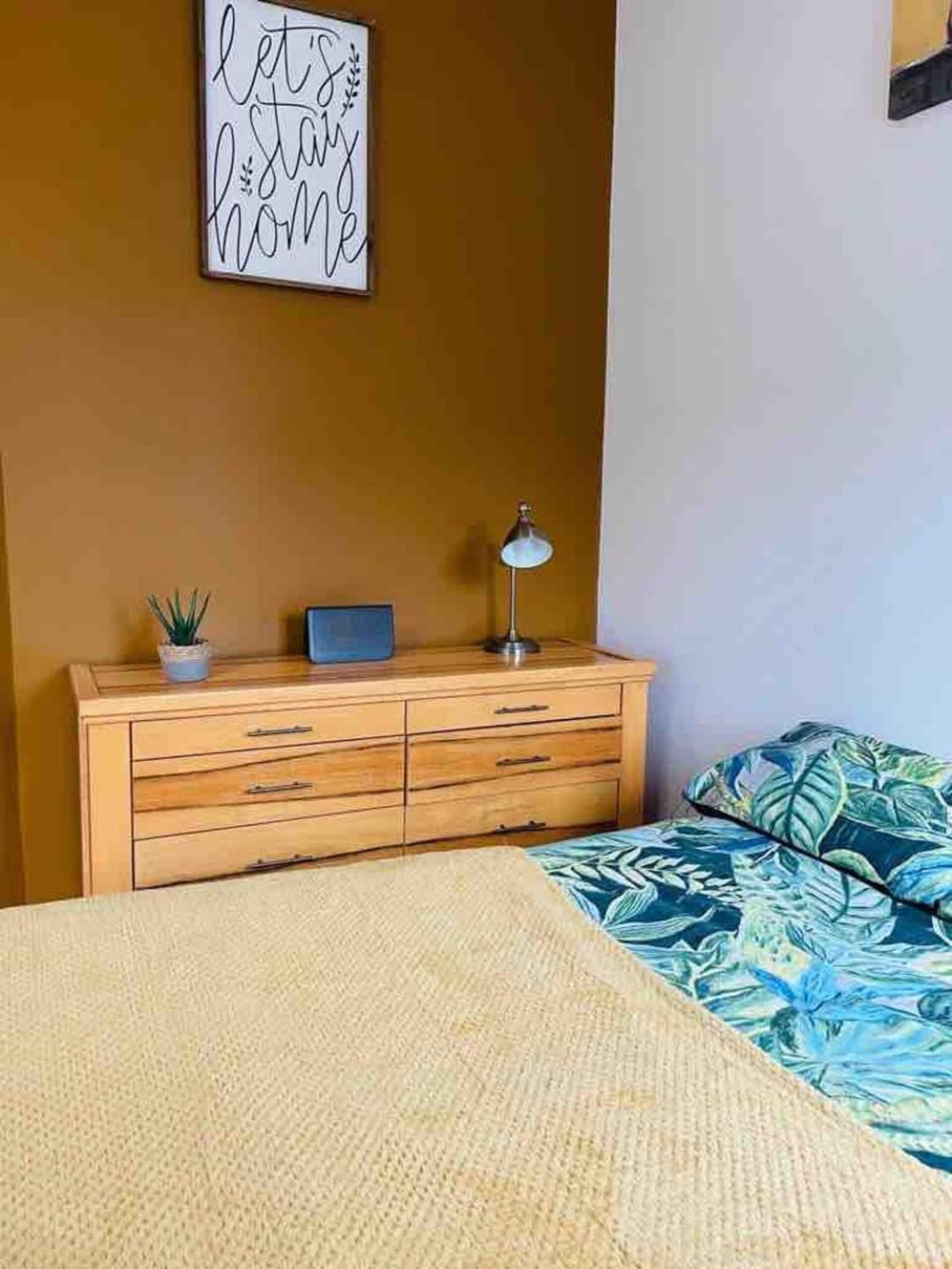 2 Bed Self Contained Apartment Wrexham Kültér fotó