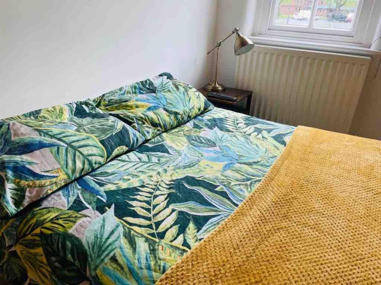 2 Bed Self Contained Apartment Wrexham Kültér fotó